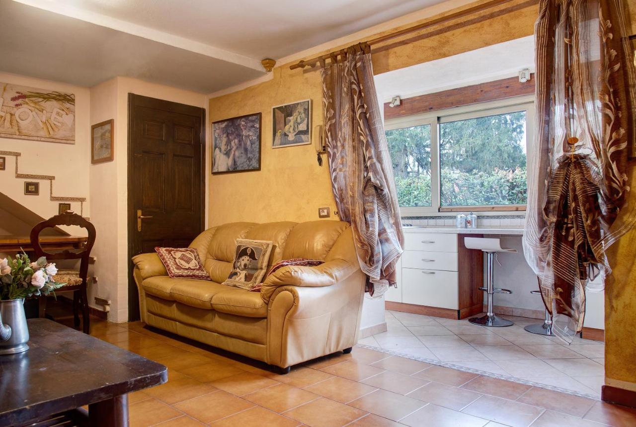 Casa Flora Διαμέρισμα Porto Ceresio Εξωτερικό φωτογραφία